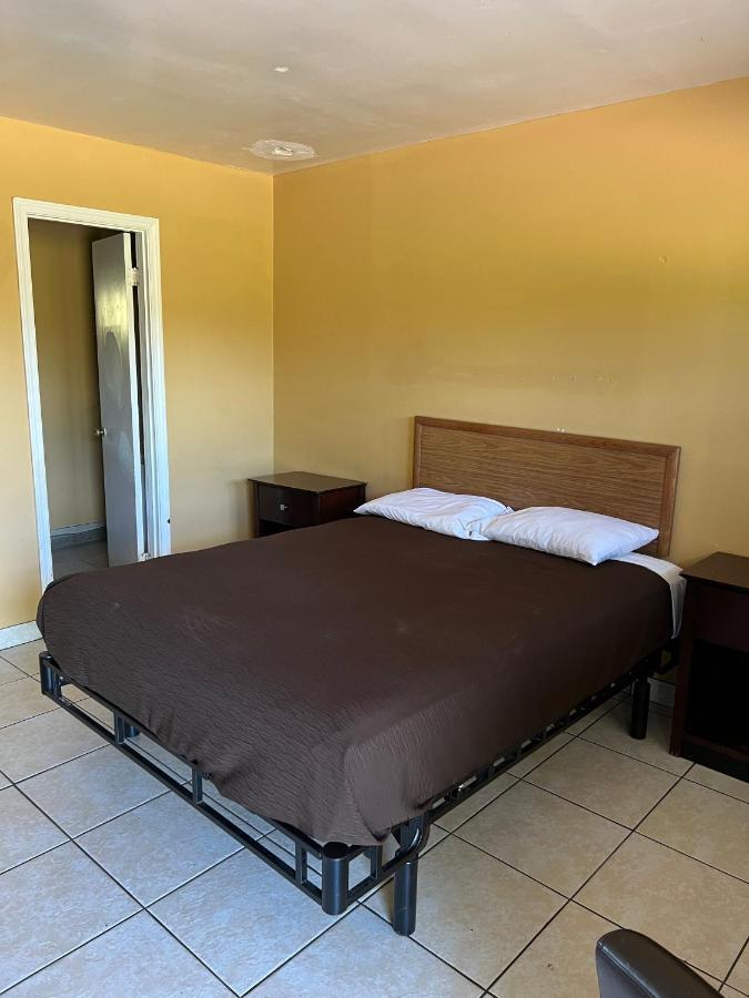 Budget Inn Decatur Priceville エクステリア 写真